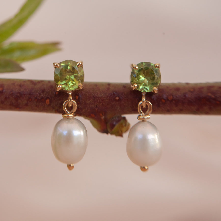 Aretes Giordana Peridoto y Perla gold